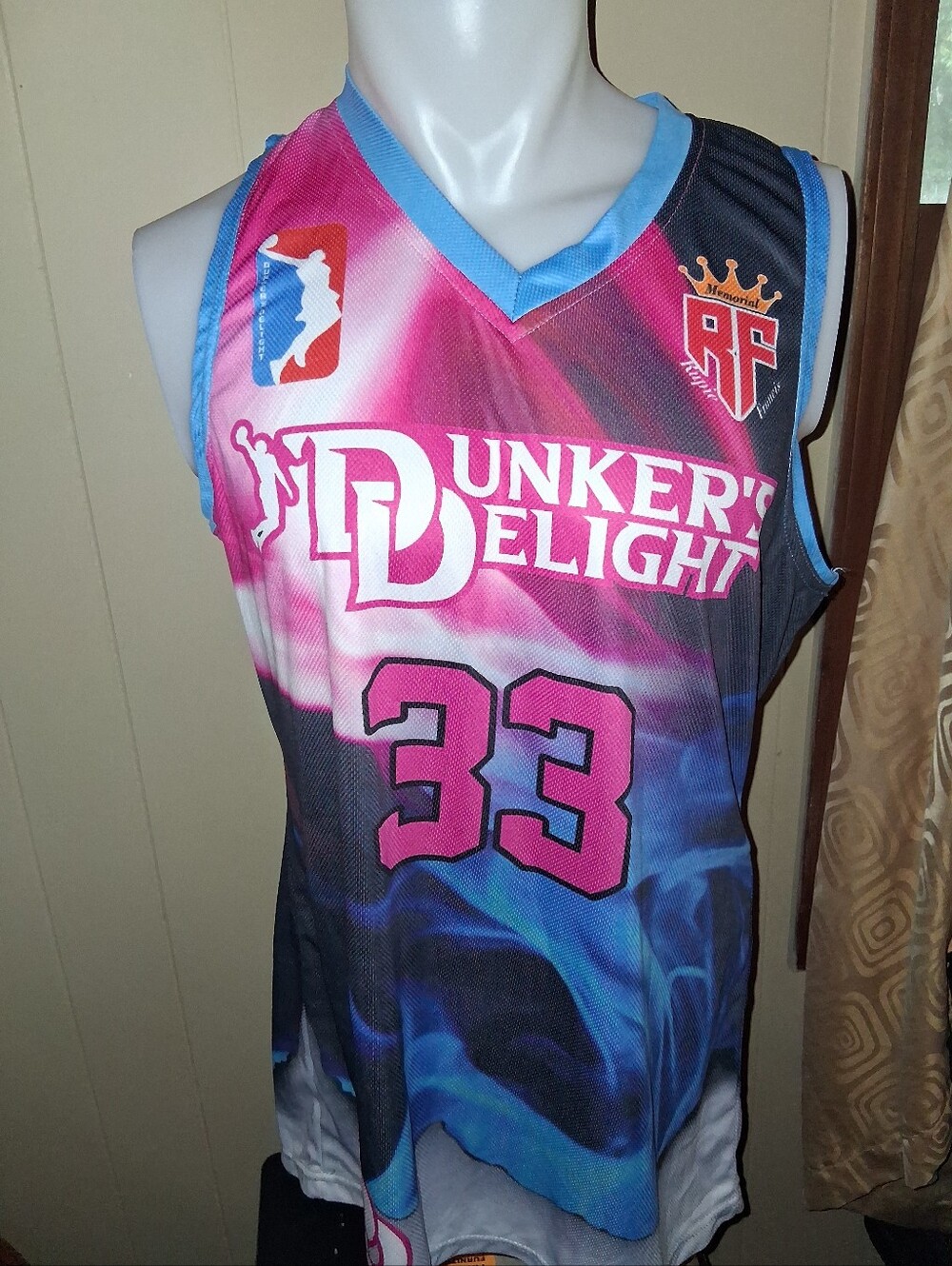 Dunker’s Delight Men’s Pink & Blue Basketball Jersey - #33